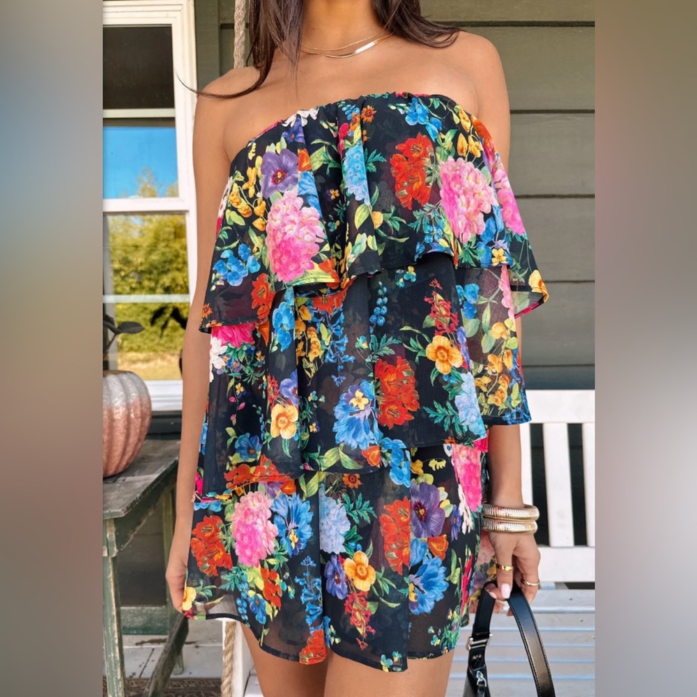 Triple Decker Show Me Your Mumu Romper Size Medium.